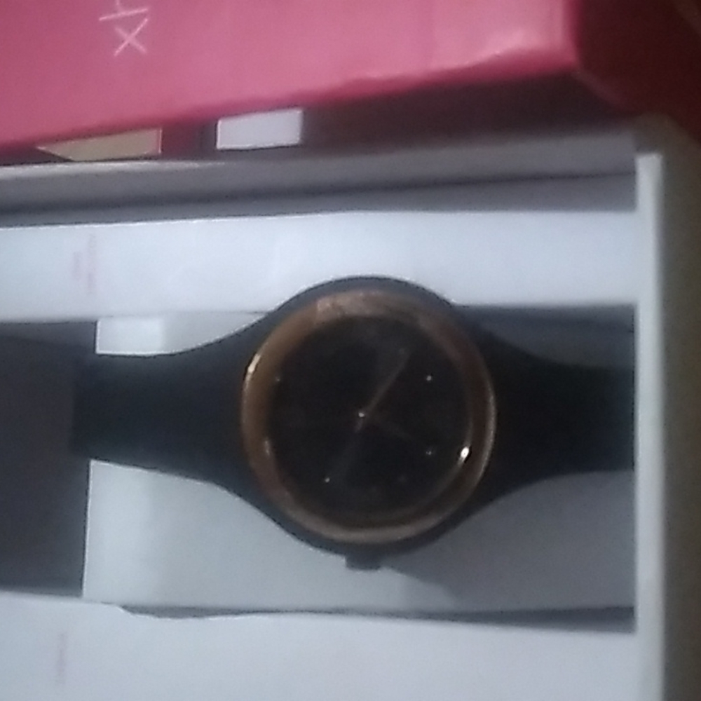 Xhilaration Lady Watch.... Adjustable Band - Picture 3 of 6